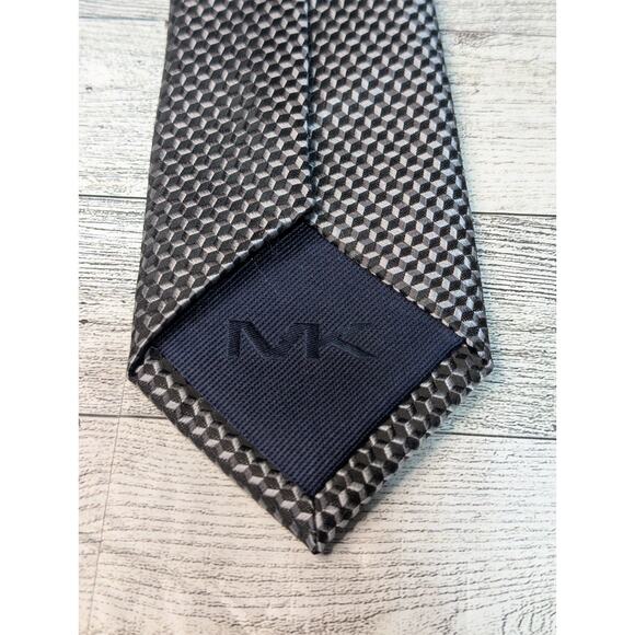 MICHAEL KORS Silk Linked Hexagon Charcoal Gray Neat Tie 3 1/8" X 60" - Picture 4 of 5